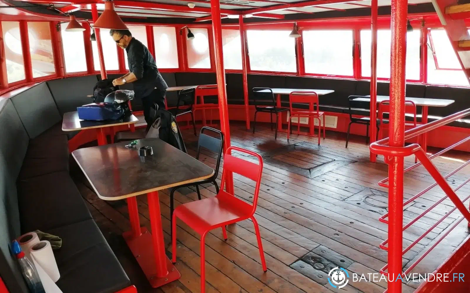 slider 2 Bateau Passagers 300 Personnes, Salle Concert, 3 Bars, 1 Restaurant