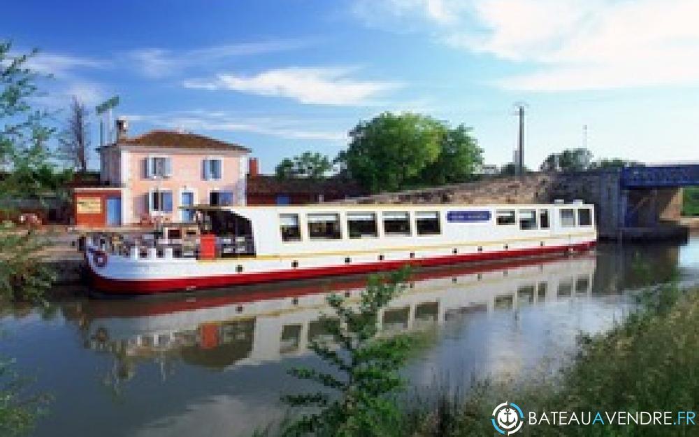 Bateau Passagers Croisiere Hotel Restaurant exterieur photo de présentation