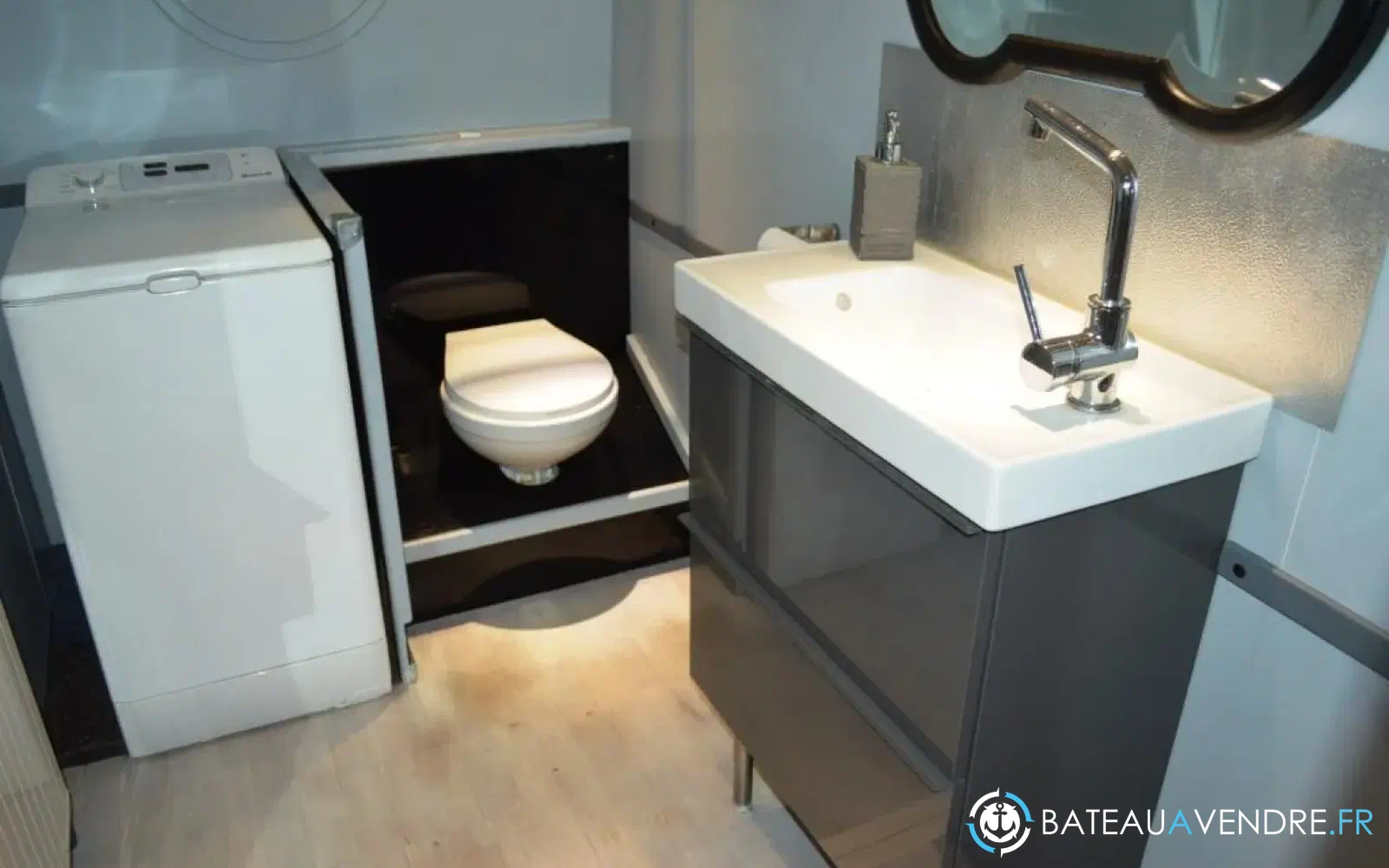 slider 14 Bateau Logement Silure 15m 2 Cabines