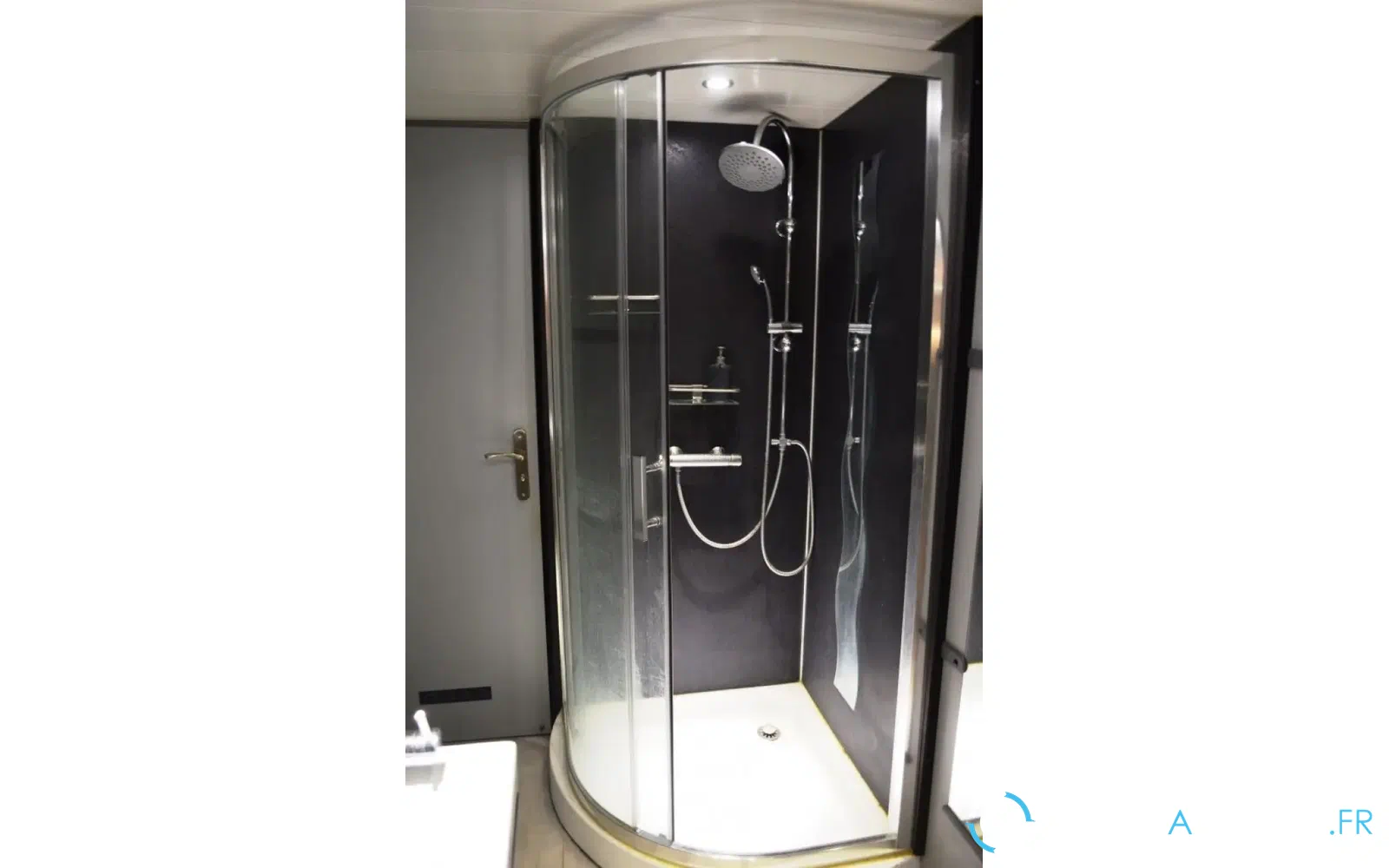 slider 15 Bateau Logement Silure 15m 2 Cabines