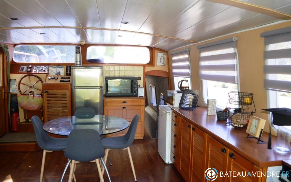 Bateau Logement Silure 15m 2 Cabines interieur photo 4