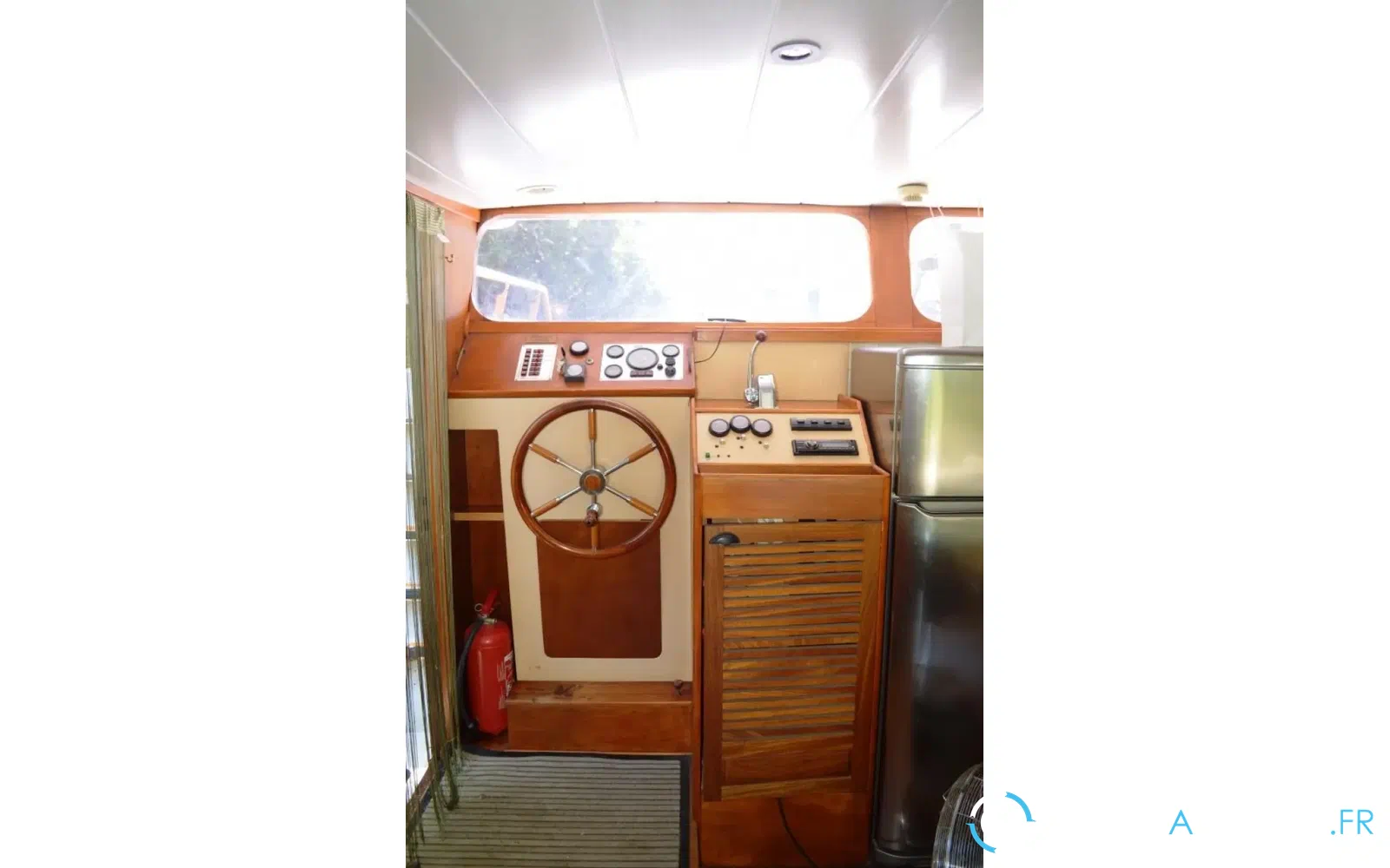 slider 7 Bateau Logement Silure 15m 2 Cabines