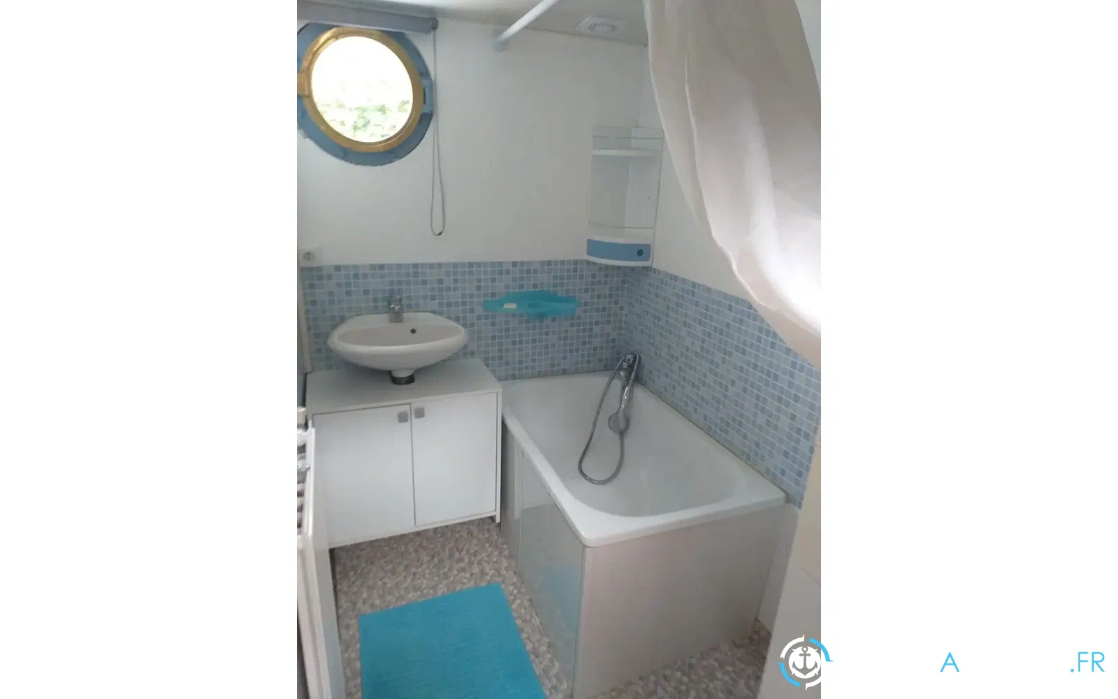 slider 11 Bateau Logement Mi Amenagee 2ch