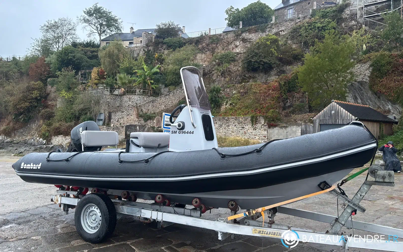 slider 8 Bombard Explorer 550