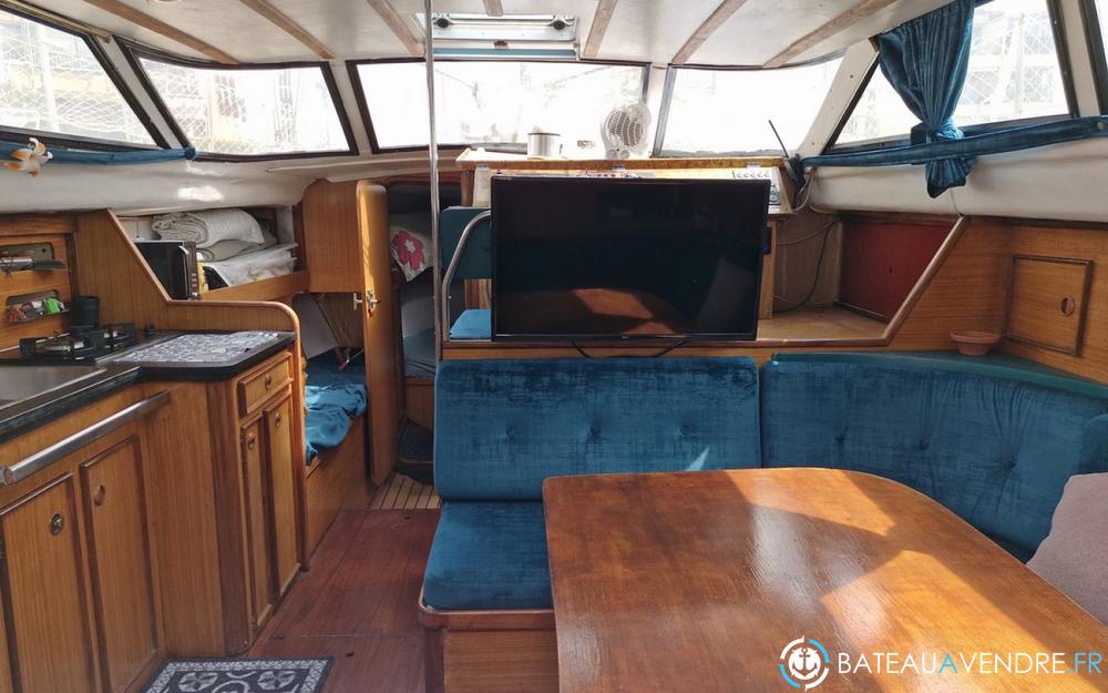 Yachting France Jouet 10.40 MS interieur photo 2