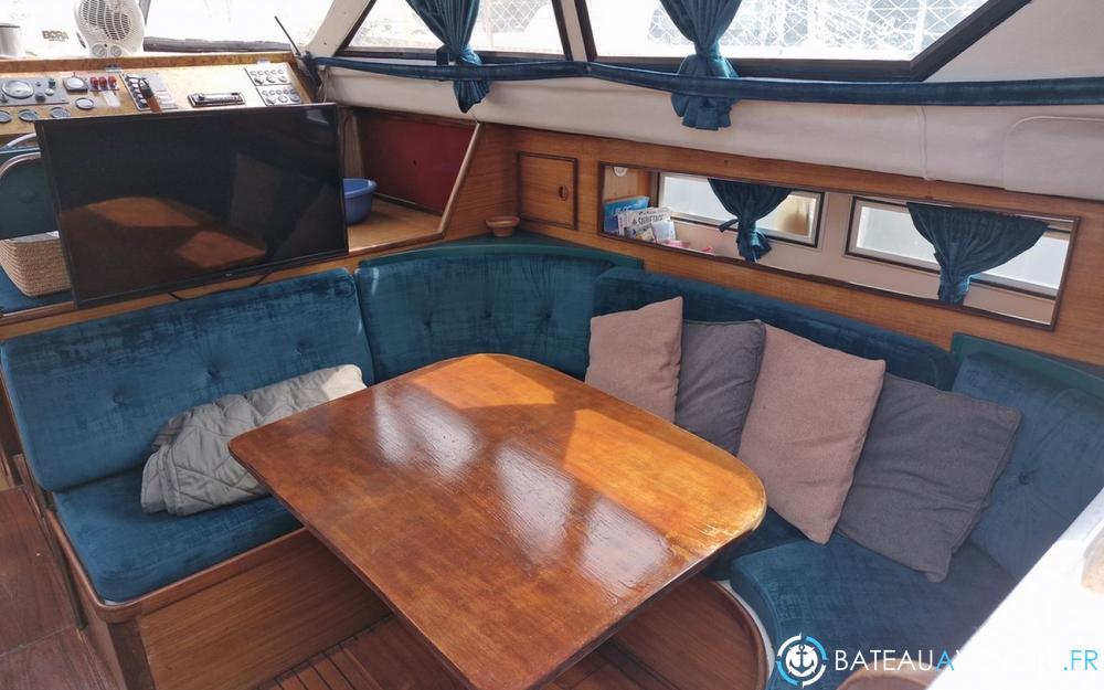 Yachting France Jouet 10.40 MS interieur photo 5