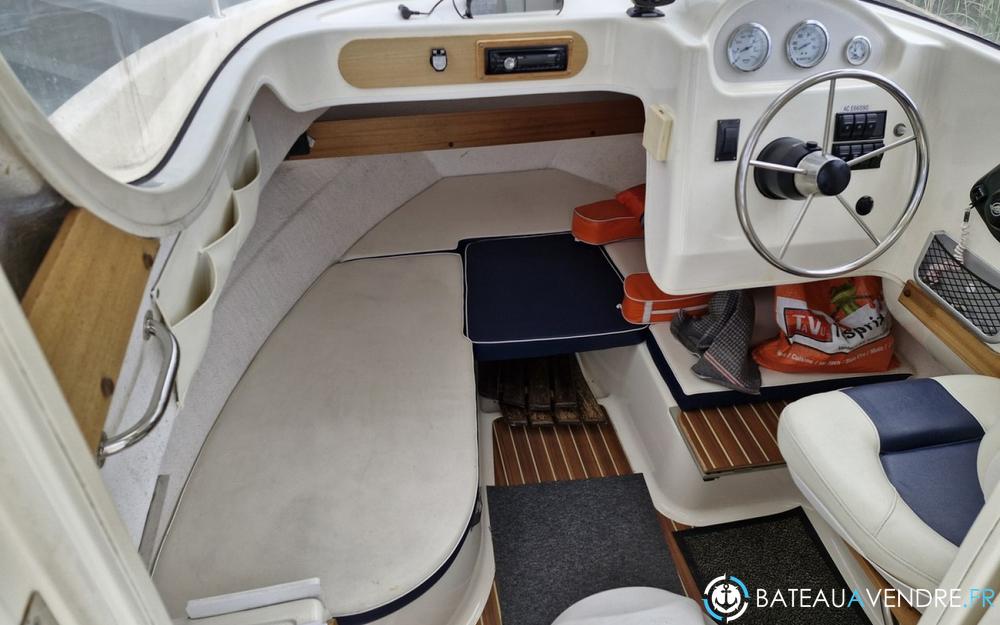 Quicksilver 580 Pilothouse interieur photo 3