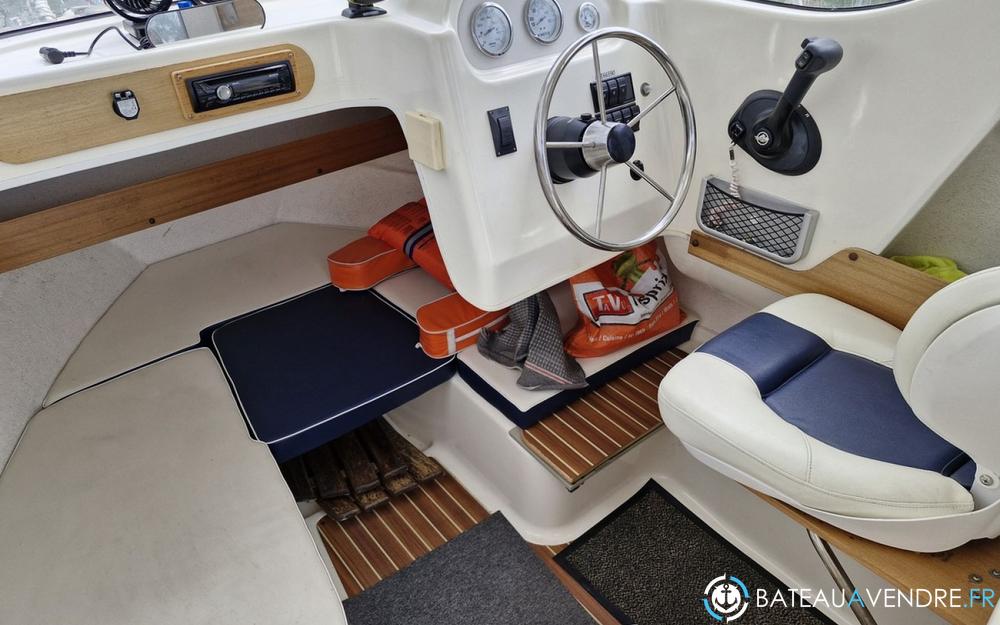 Quicksilver 580 Pilothouse interieur photo 5