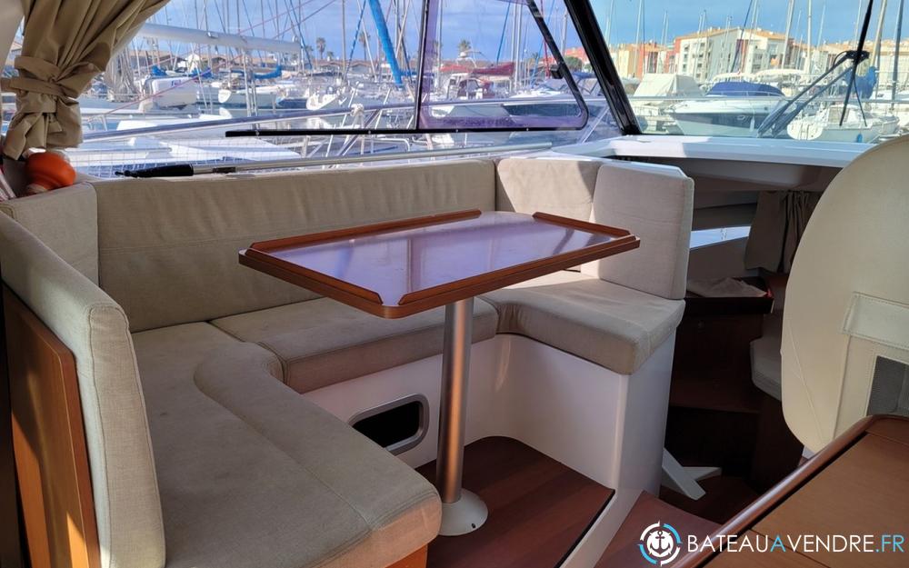 Beneteau Antares 8.80 interieur photo 3