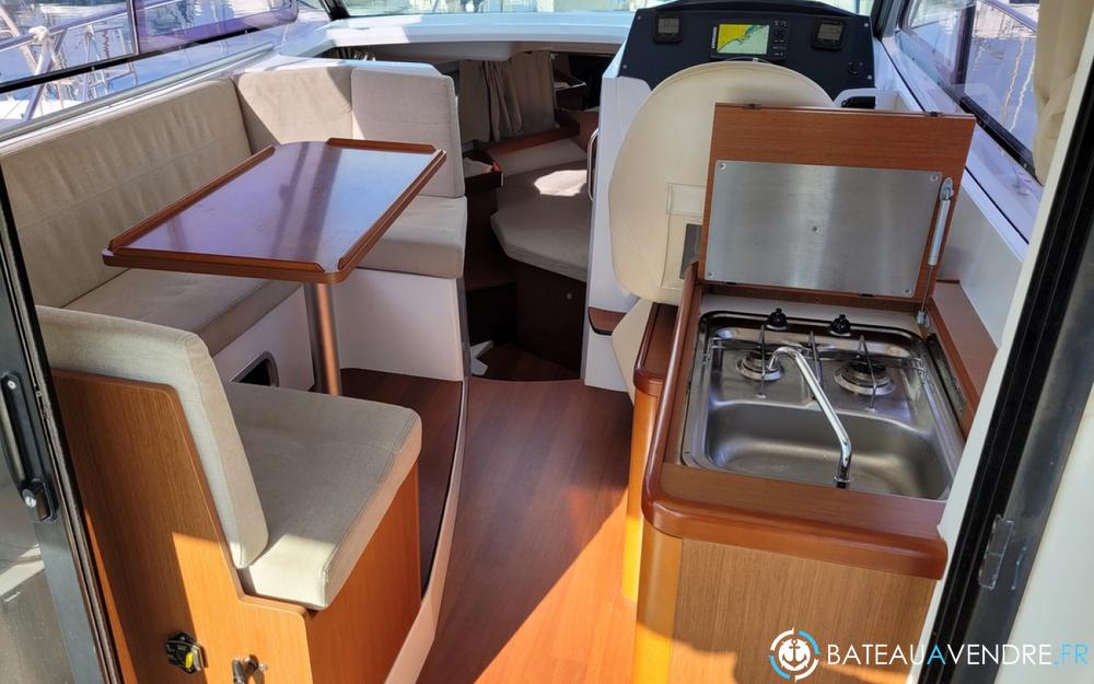 Beneteau Antares 8.80 interieur photo 4