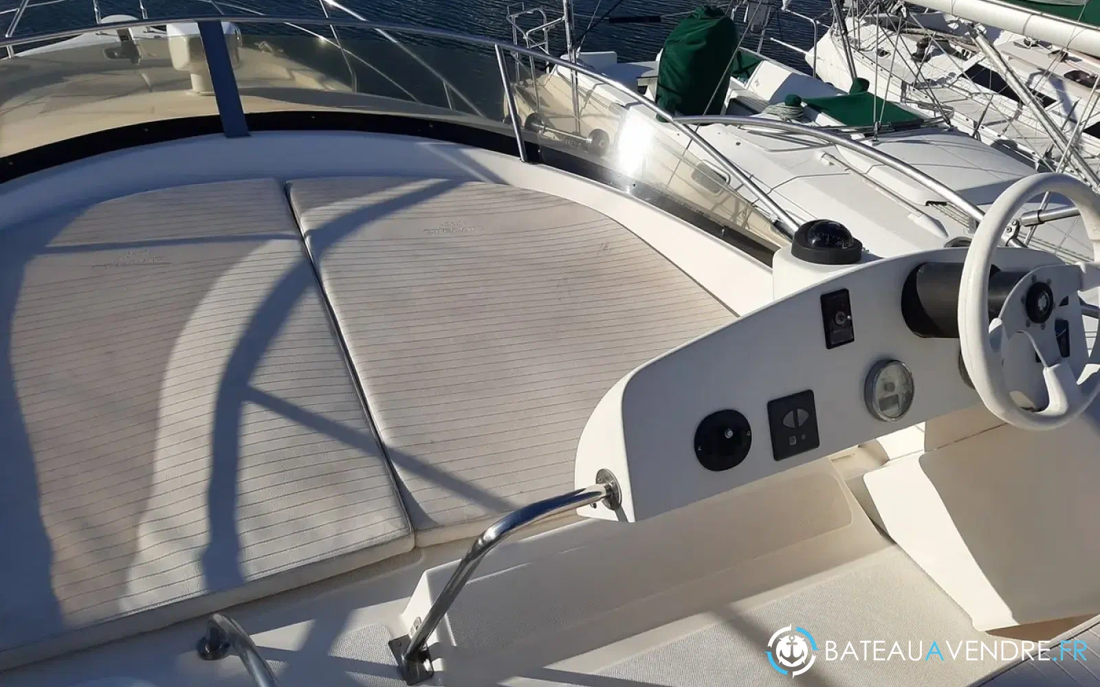 slider 8 ST Boats 34 Cruiser Fly