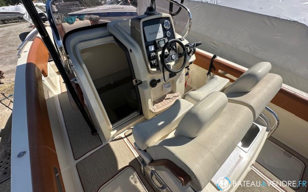 Invictus 270 FX interieur photo 4