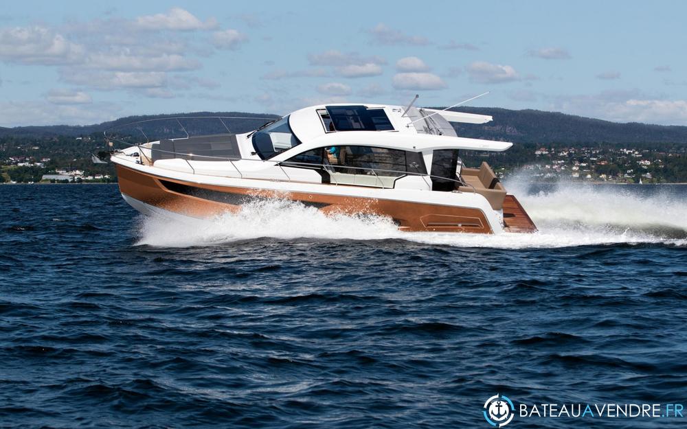 Sealine C390 exterieur photo de présentation