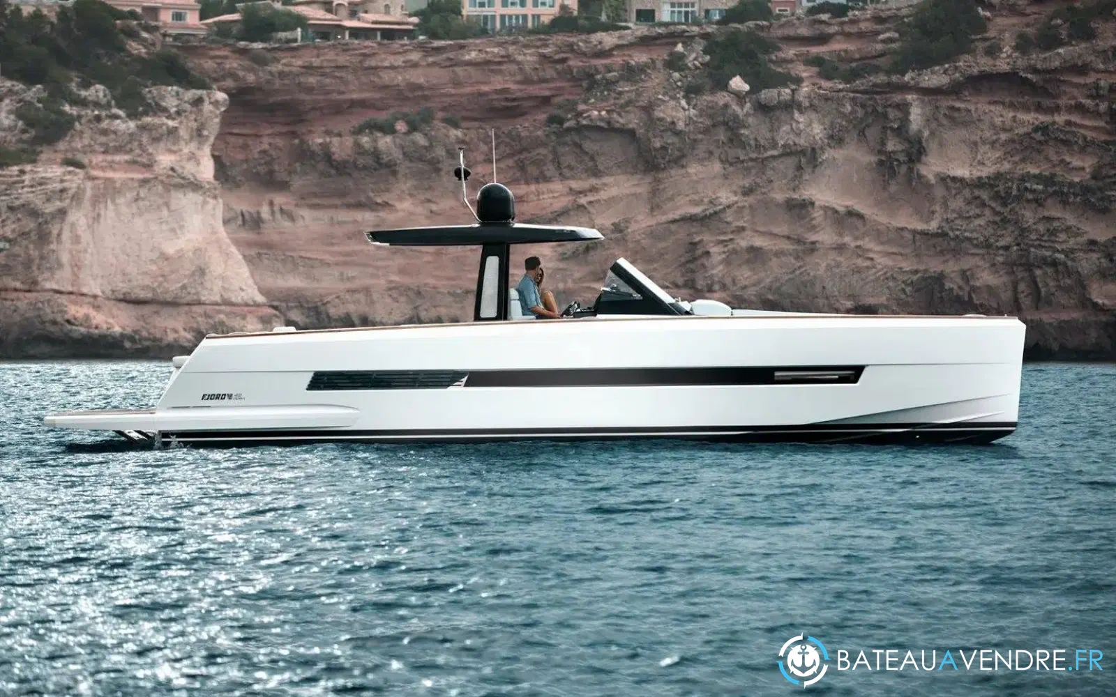 slider 3 Fjord 44 Open