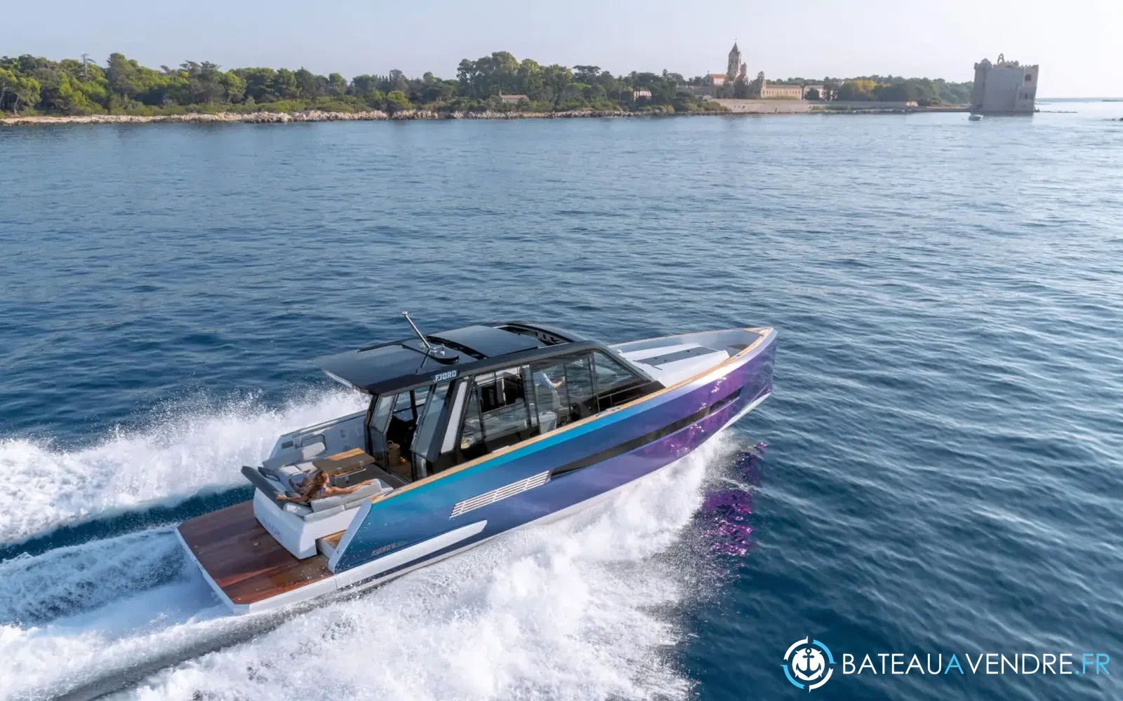 slider 1 Fjord 44 Open