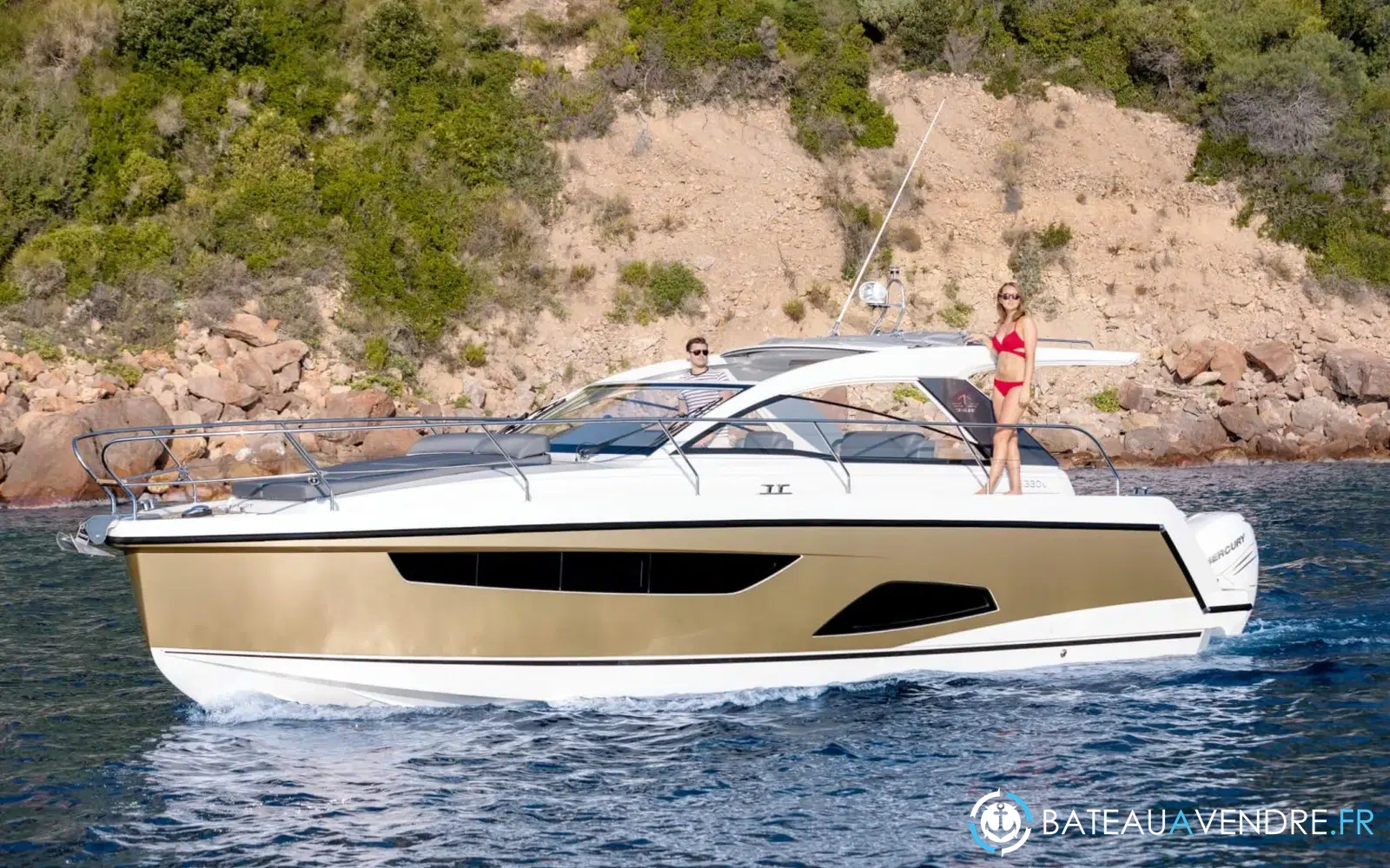 slider 1 Sealine S330v