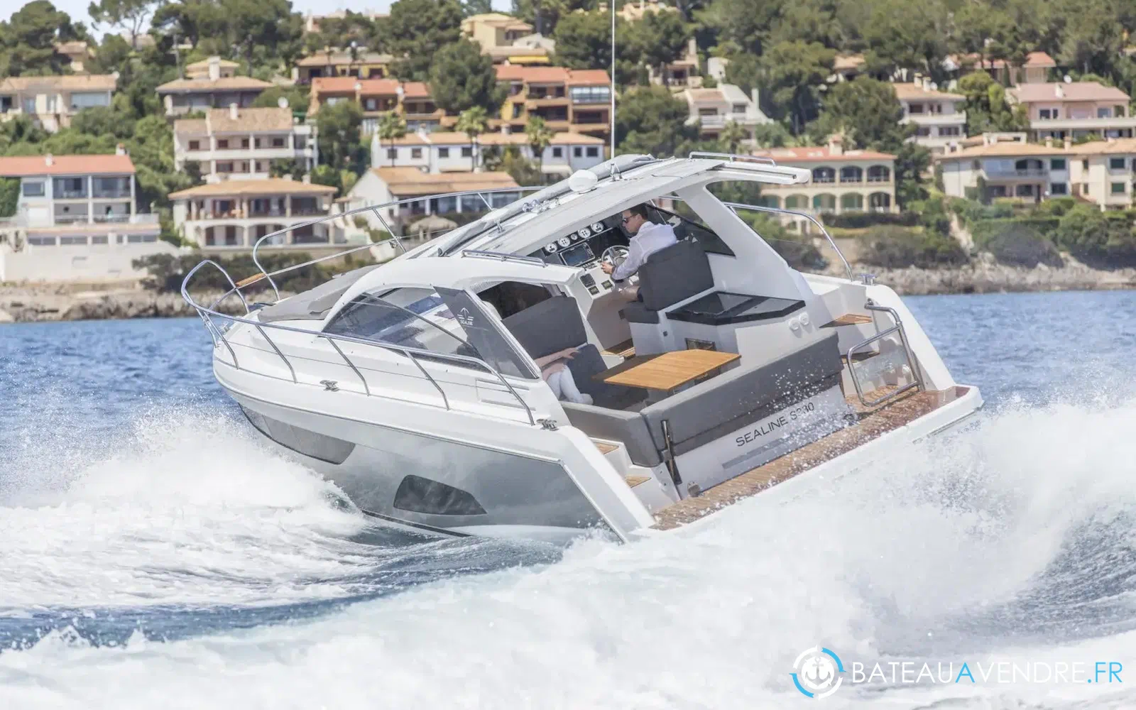 slider 1 Sealine S330