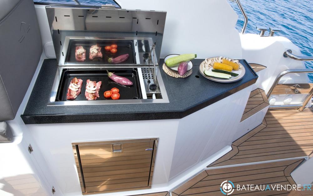 Sealine S330 cuisine / salle de bain photo 5