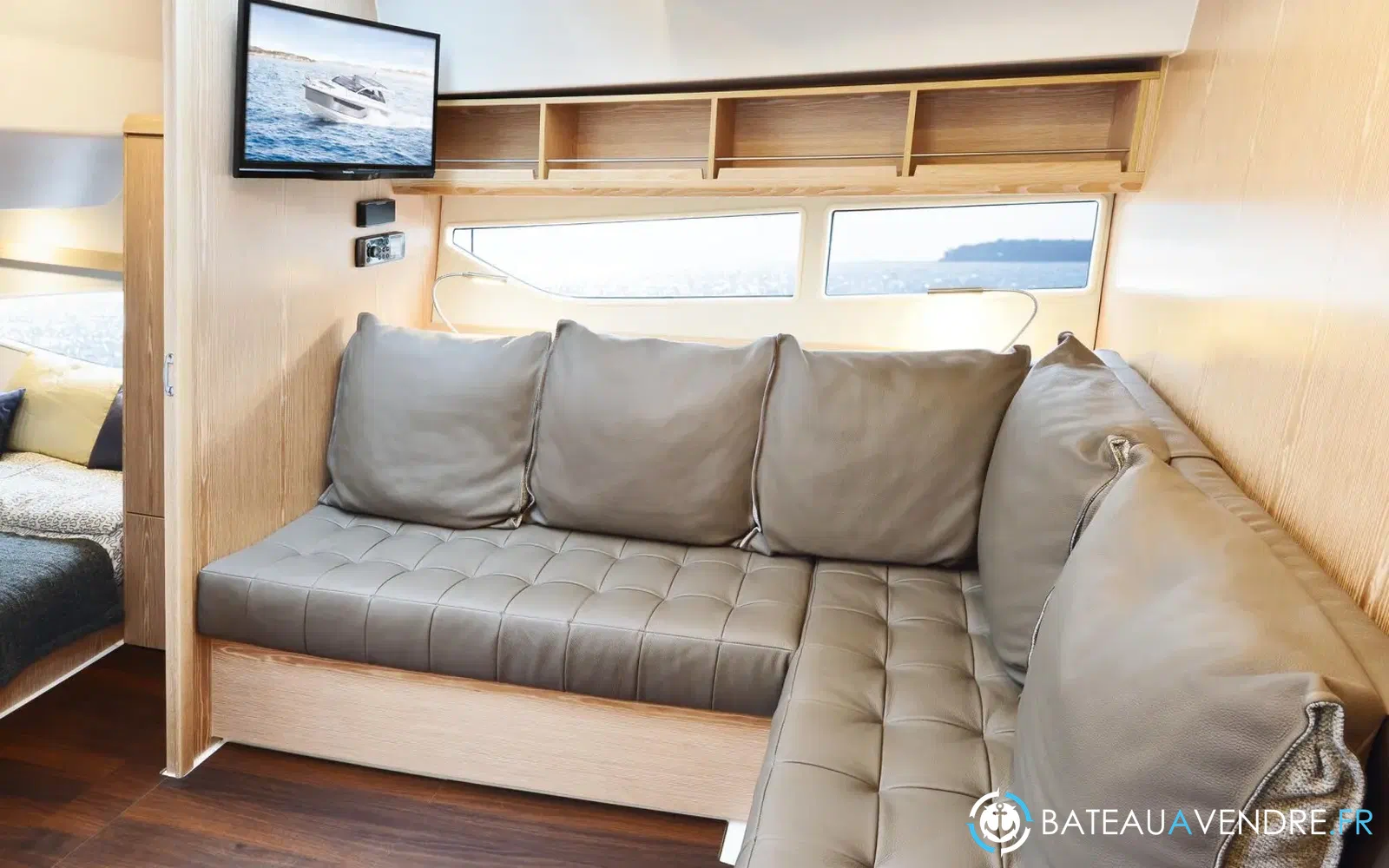 slider 6 Sealine S330