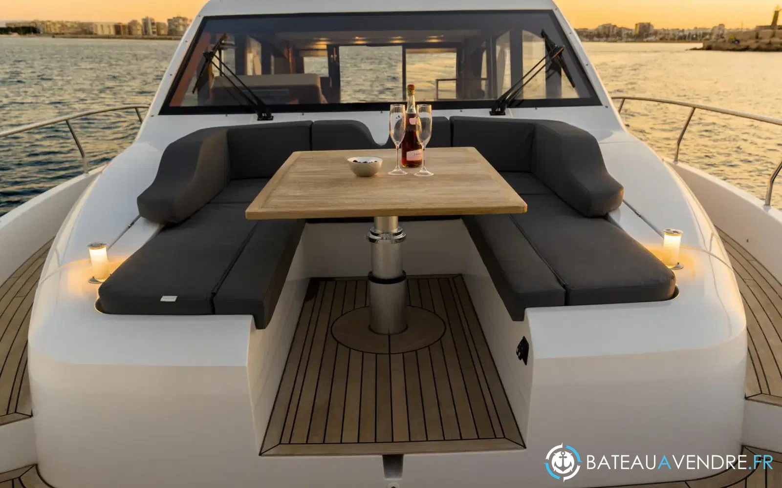 slider 9 Sealine C530