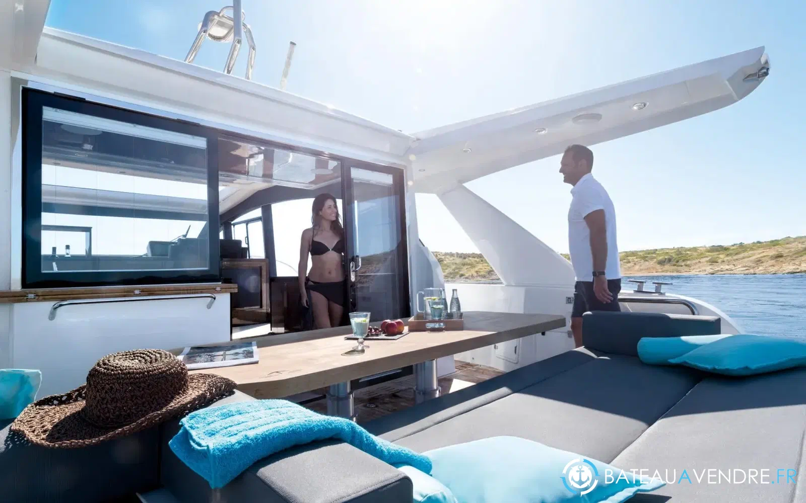 slider 7 Sealine C530