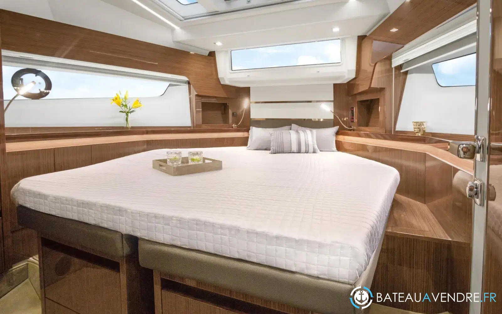 slider 9 Sealine F430