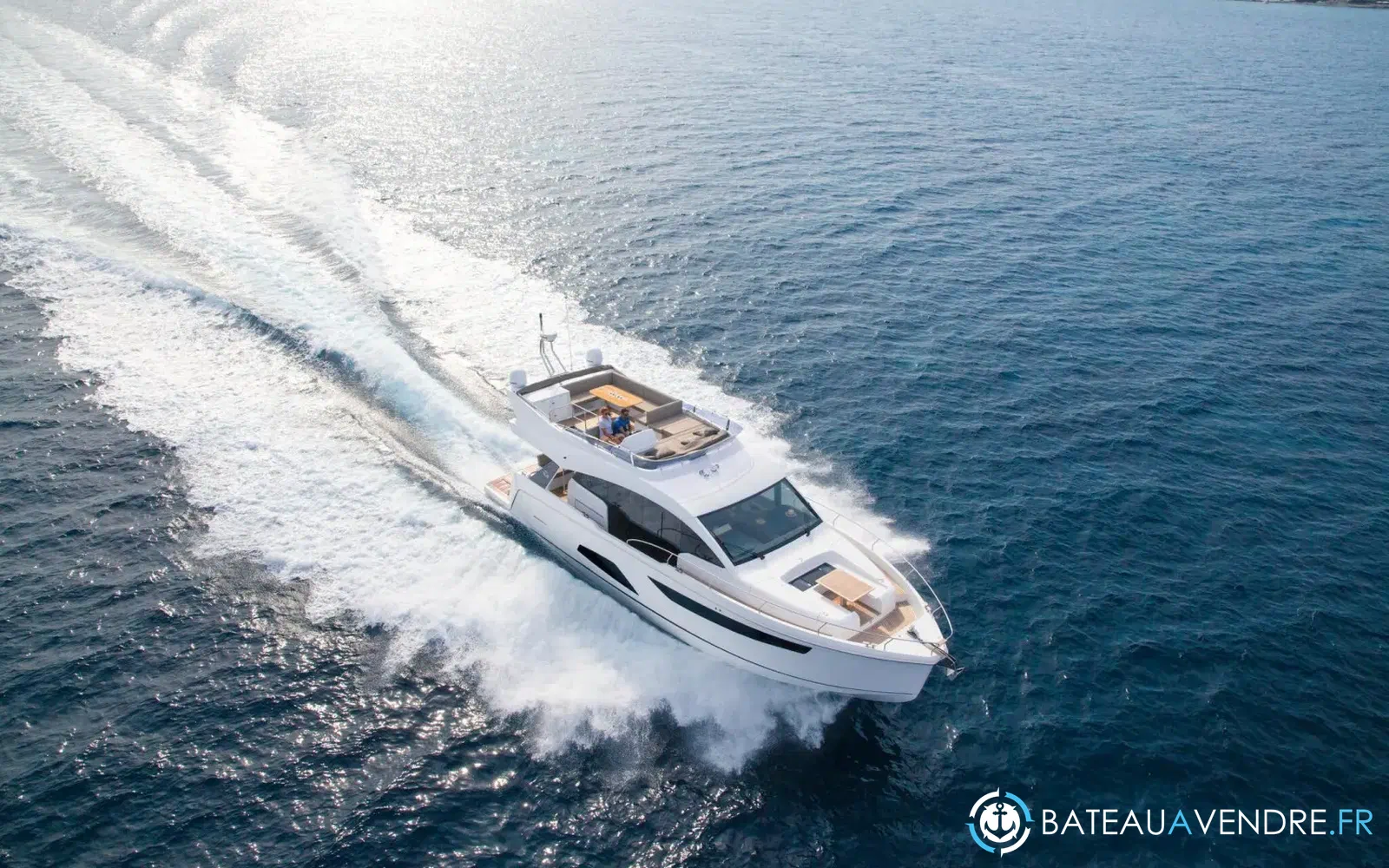 slider 1 Sealine F530