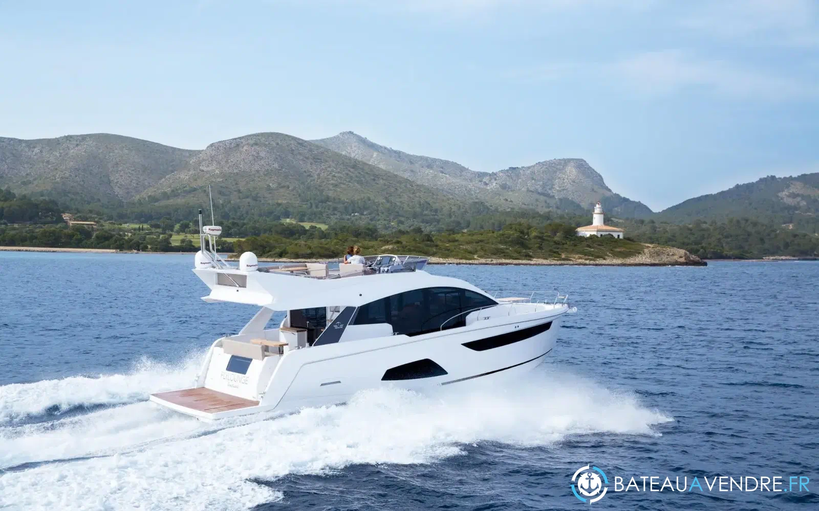 slider 2 Sealine F530