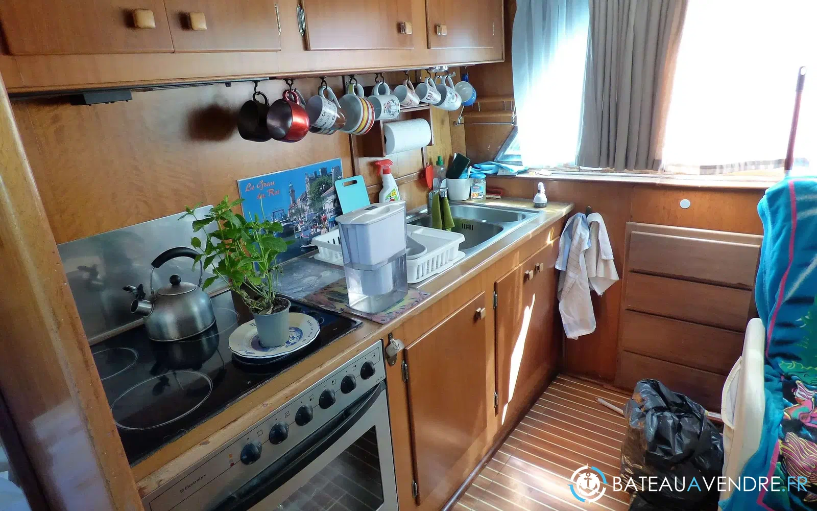 slider 12 Hatteras 58