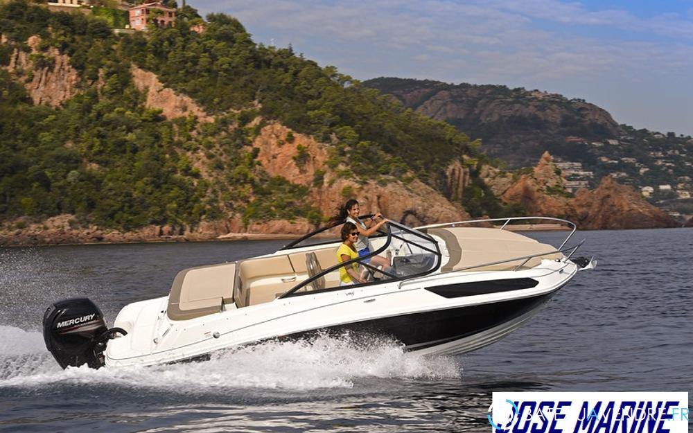 Bayliner VR5 Cuddy OB exterieur photo de présentation