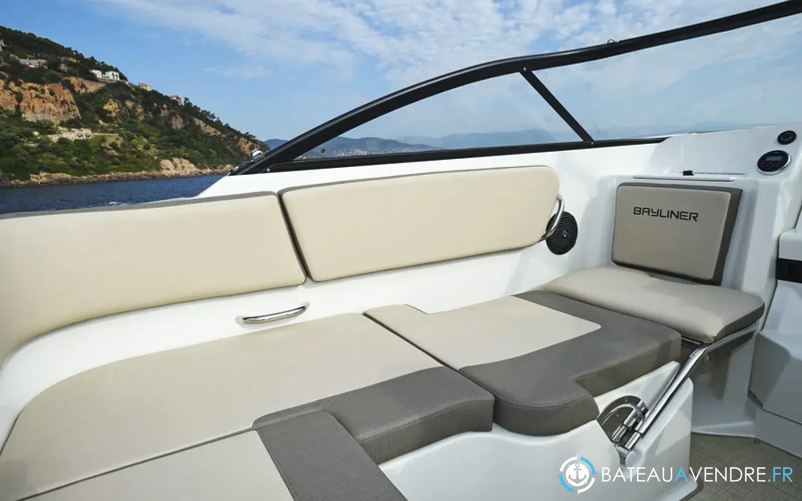 slider 7 Bayliner VR5 Cuddy OB