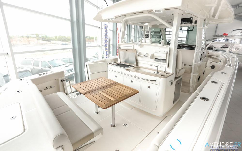 Boston Whaler 380 Outrage interieur photo 5