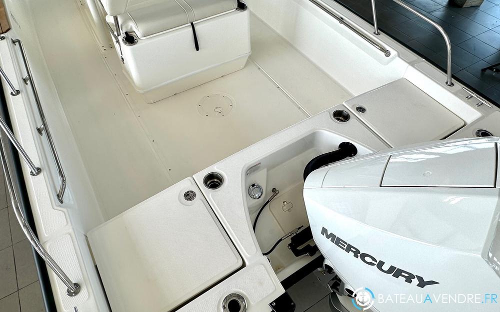 Boston Whaler  210 Montauk  interieur photo 4