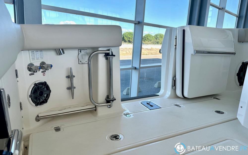 Boston Whaler  360 Outrage  cuisine / salle de bain photo 5