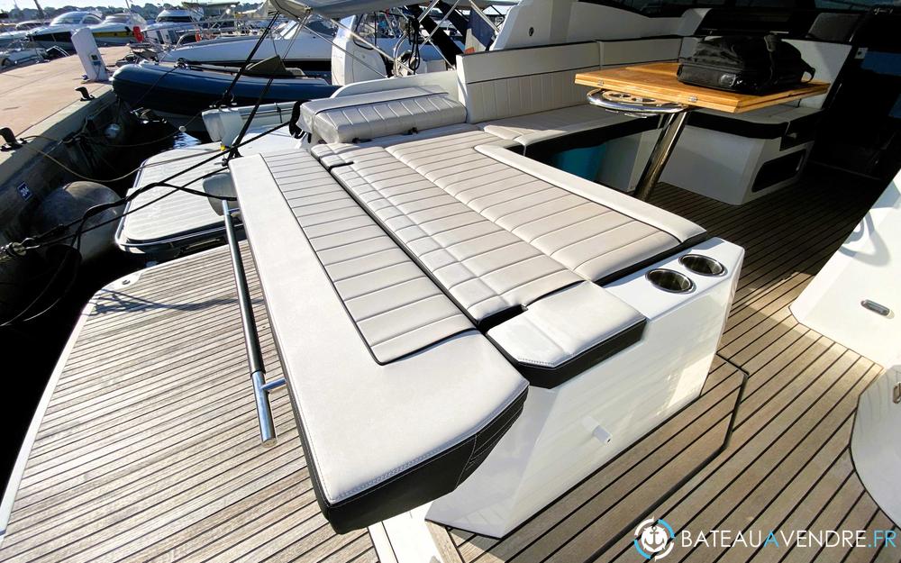 Jeanneau Leader 33  interieur photo 3