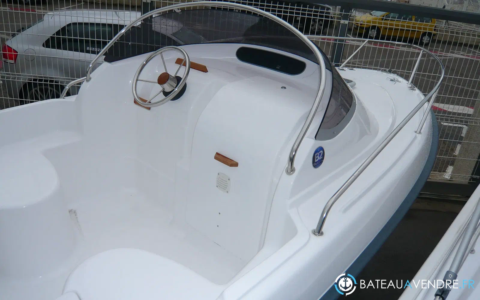 slider 2 B2 Marine Cap Ferret 472 Cruiser