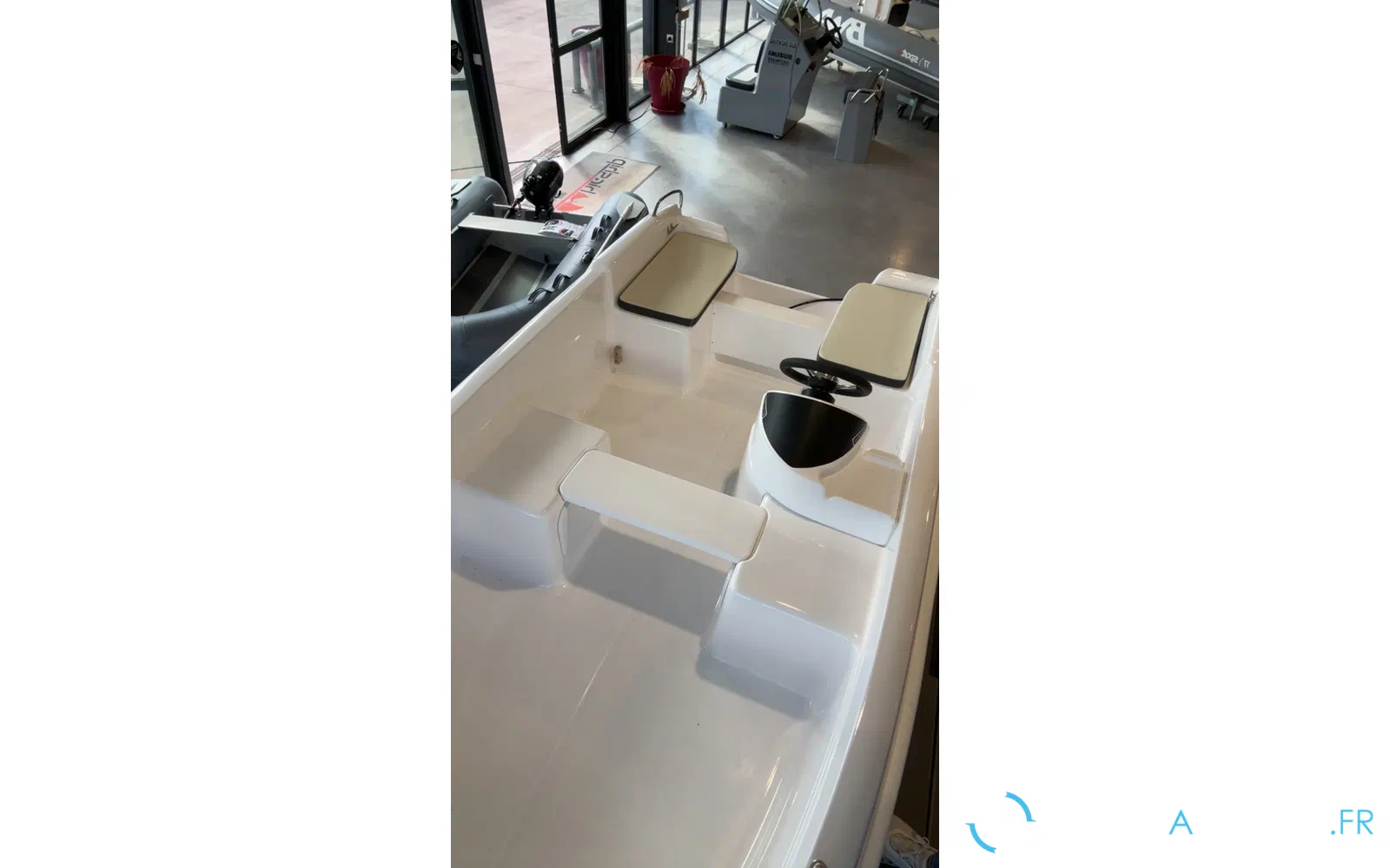 slider 5 B2 Marine Cap Ferret 472 Fish