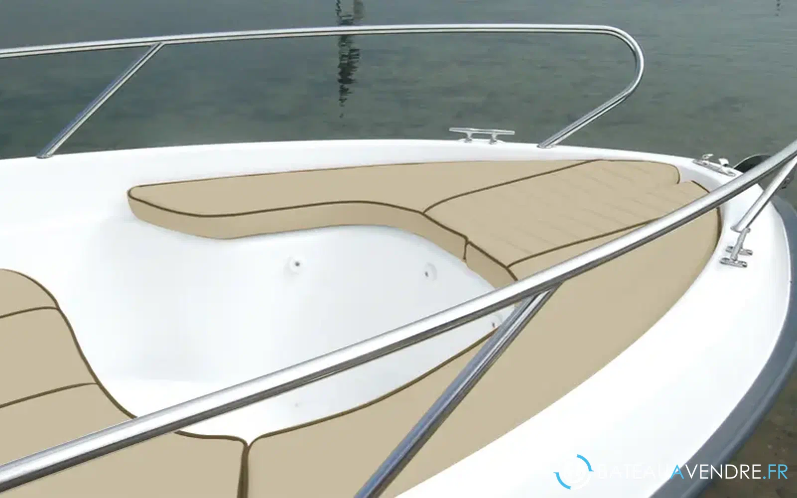 slider 1 B2 Marine Cap Ferret 472 Open