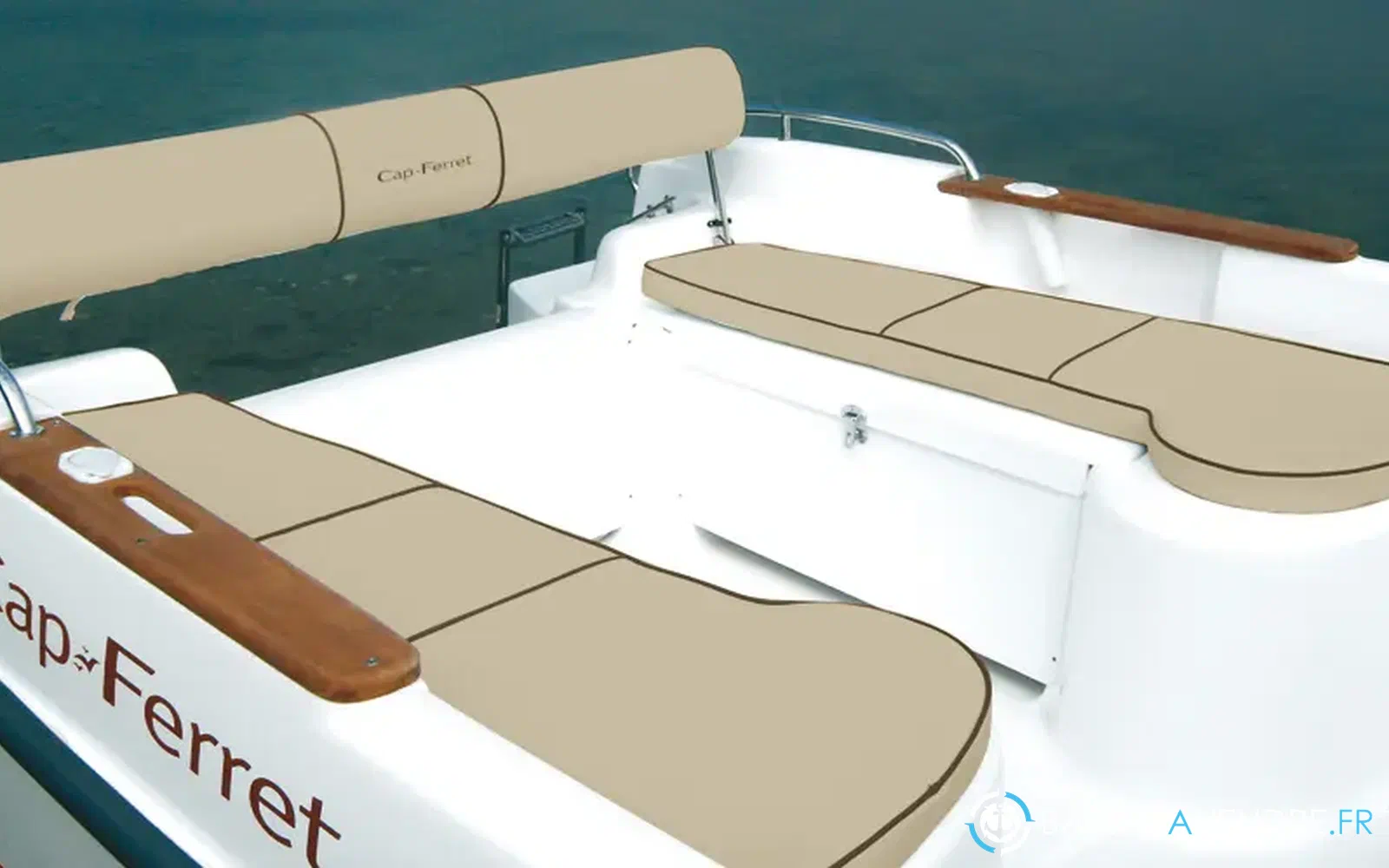 slider 2 B2 Marine Cap Ferret 472 Open