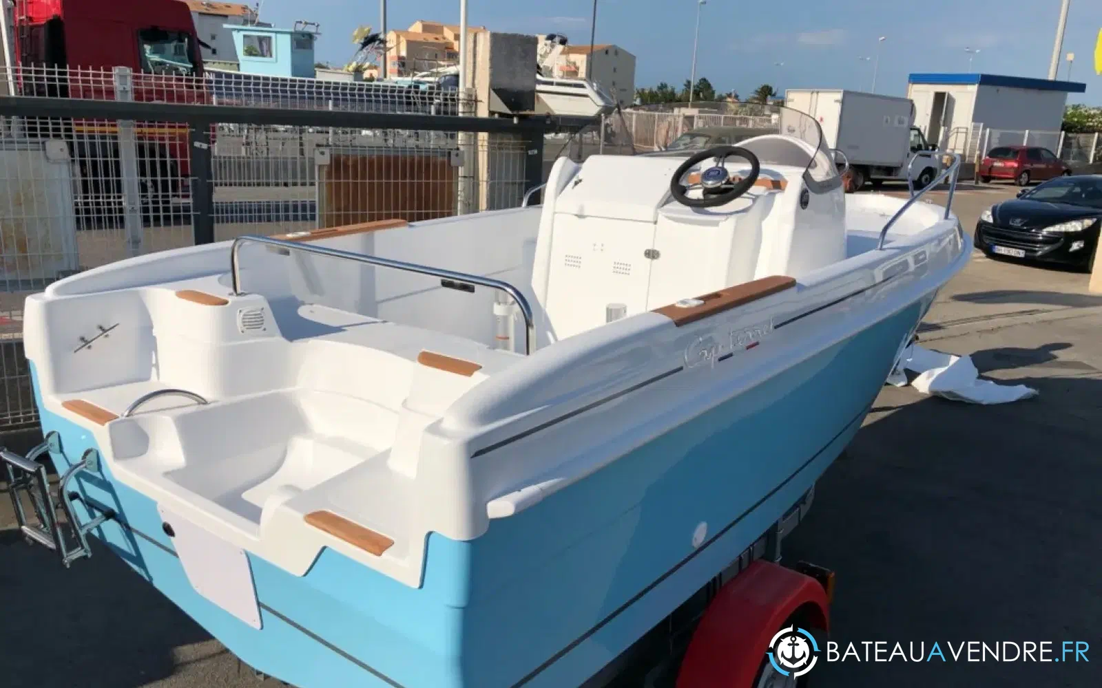slider 1 B2 Marine Cap Ferret 502 Sun Deck