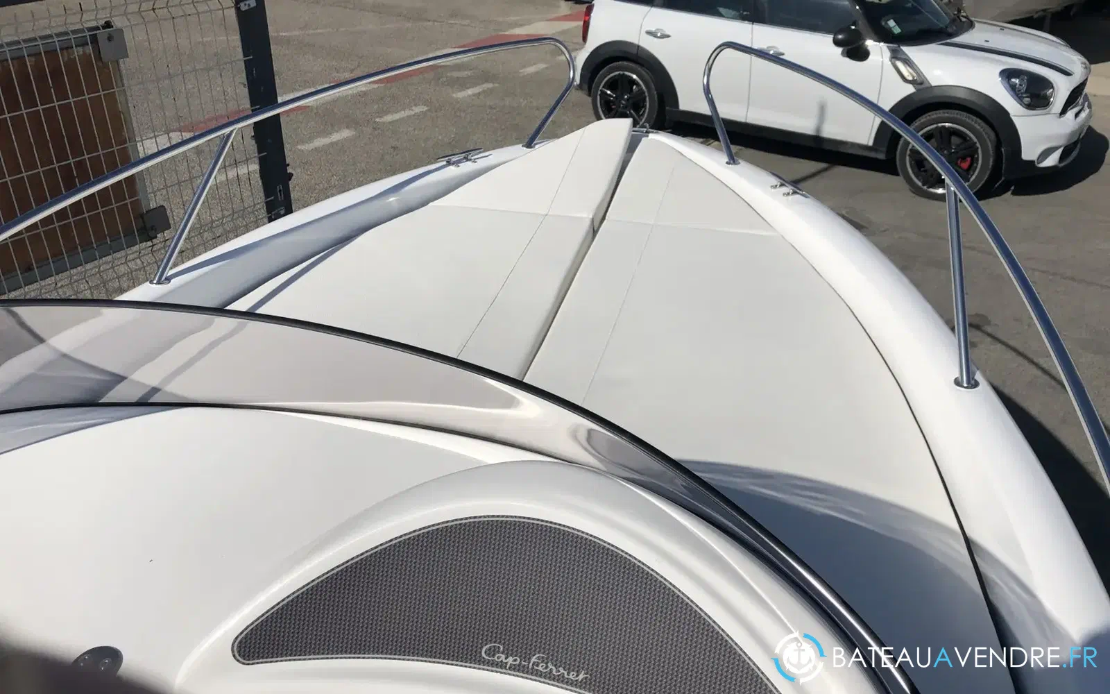 slider 2 B2 Marine Cap Ferret 502 Sun Deck