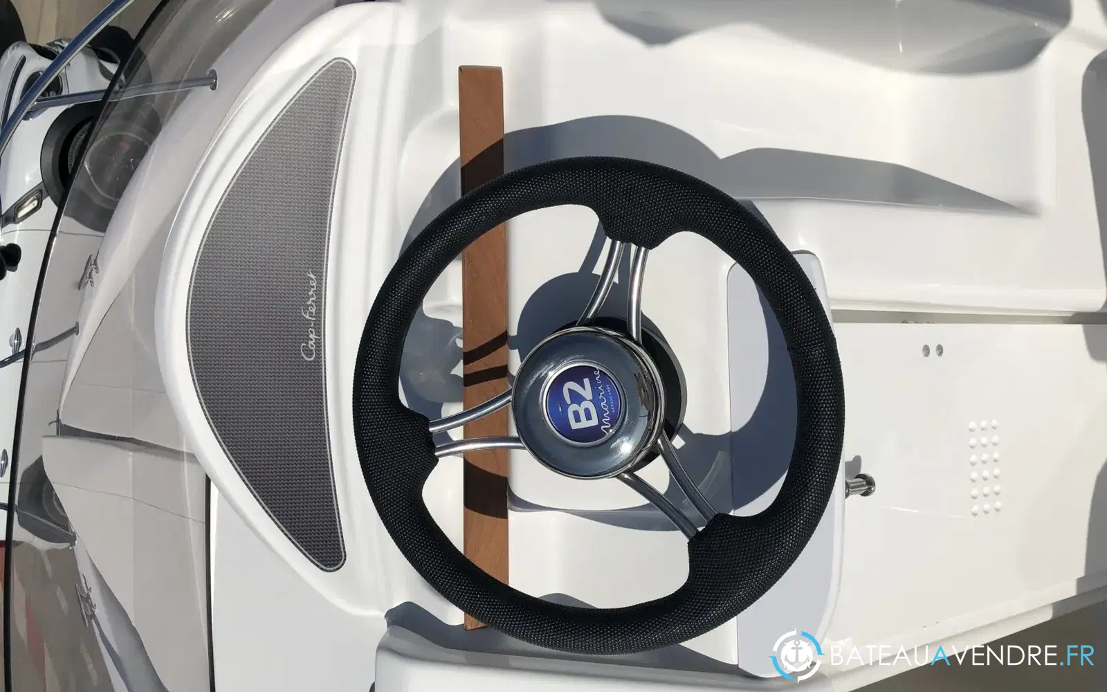 slider 4 B2 Marine Cap Ferret 502 Sun Deck