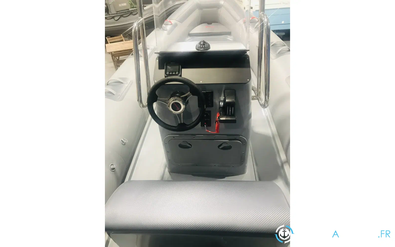 slider 6 Marshall M2