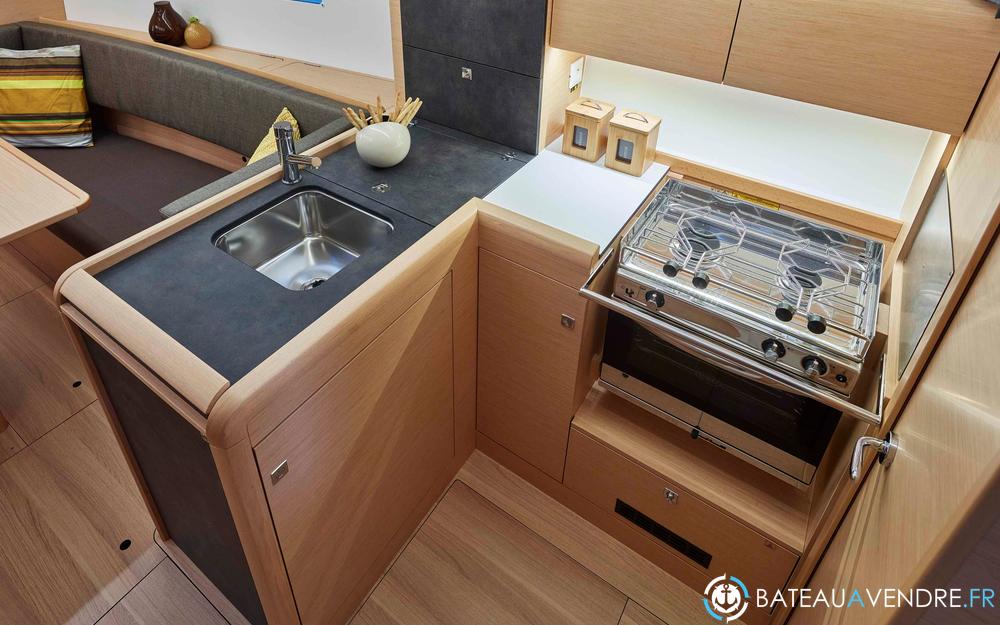 Jeanneau Sun Odyssey 349 cuisine / salle de bain photo 5