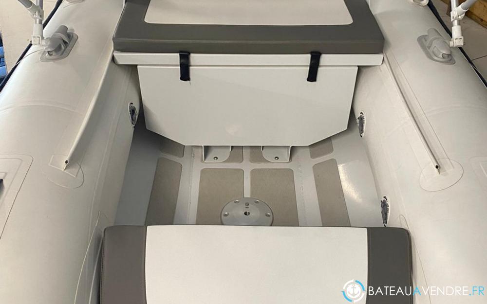 Quicksilver  320 Alu Rib  interieur photo 4