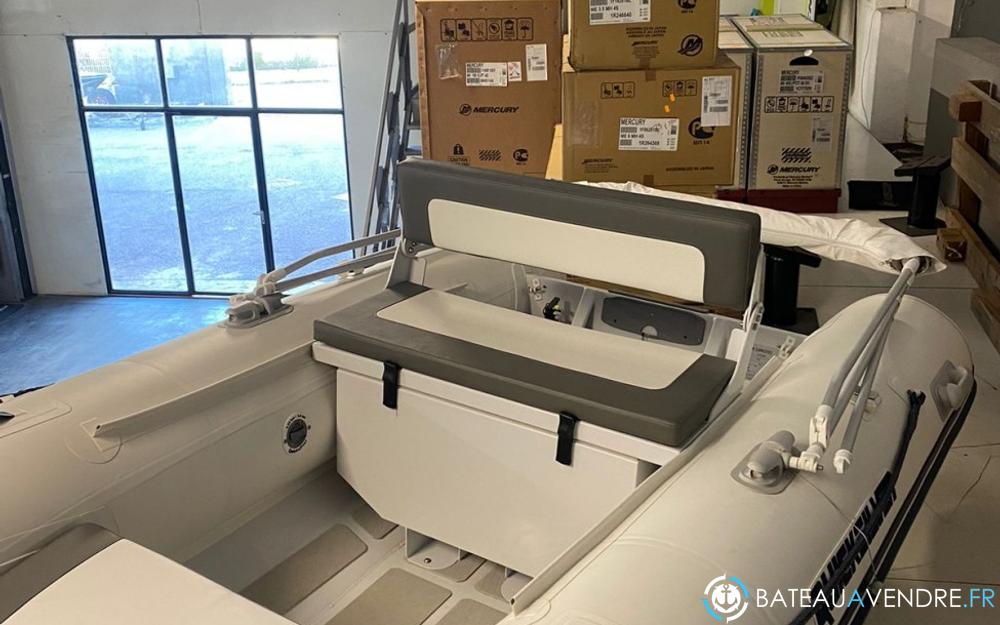 Quicksilver  320 Alu Rib  interieur photo 5