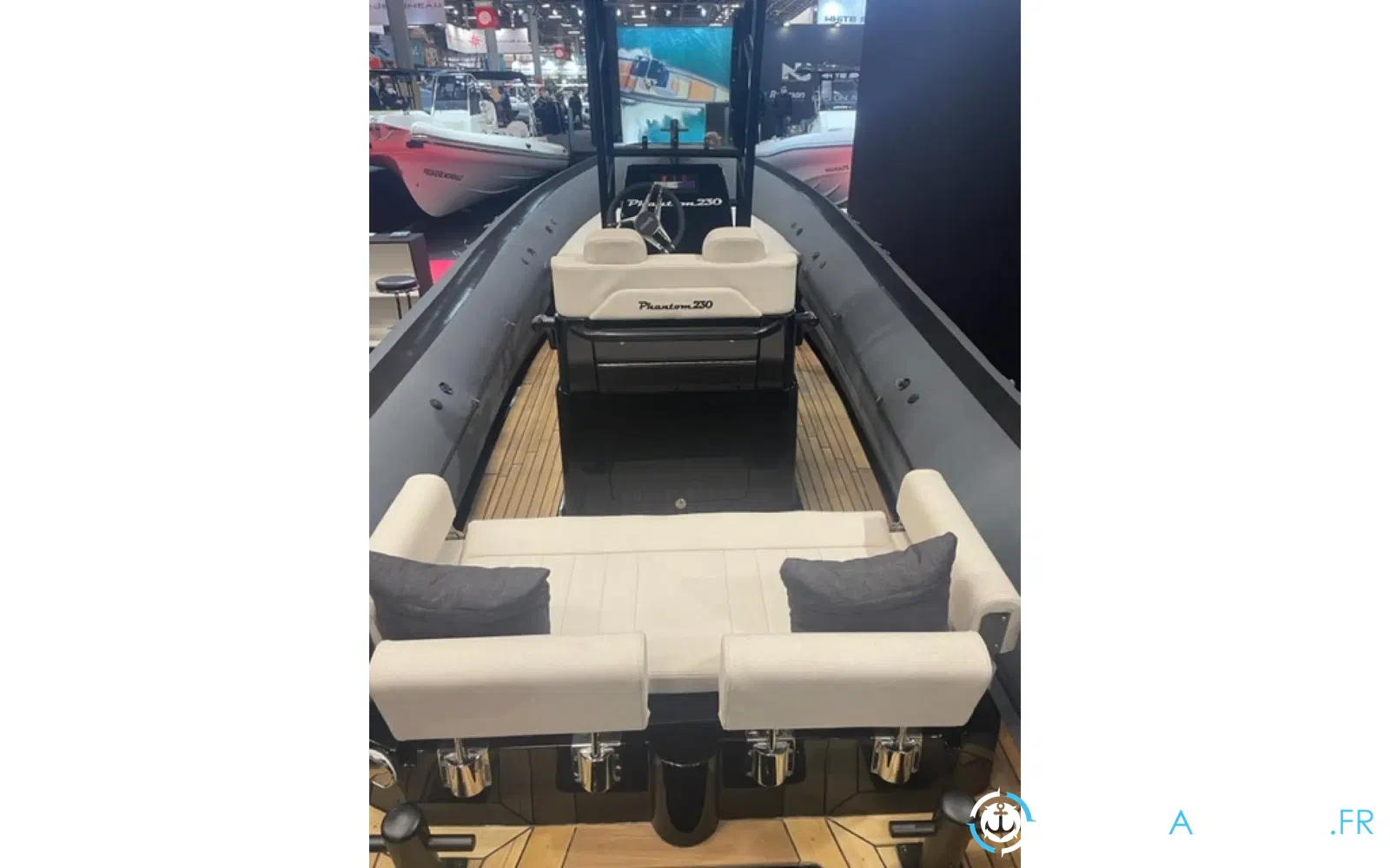 slider 4 Sea Water Phantom 230