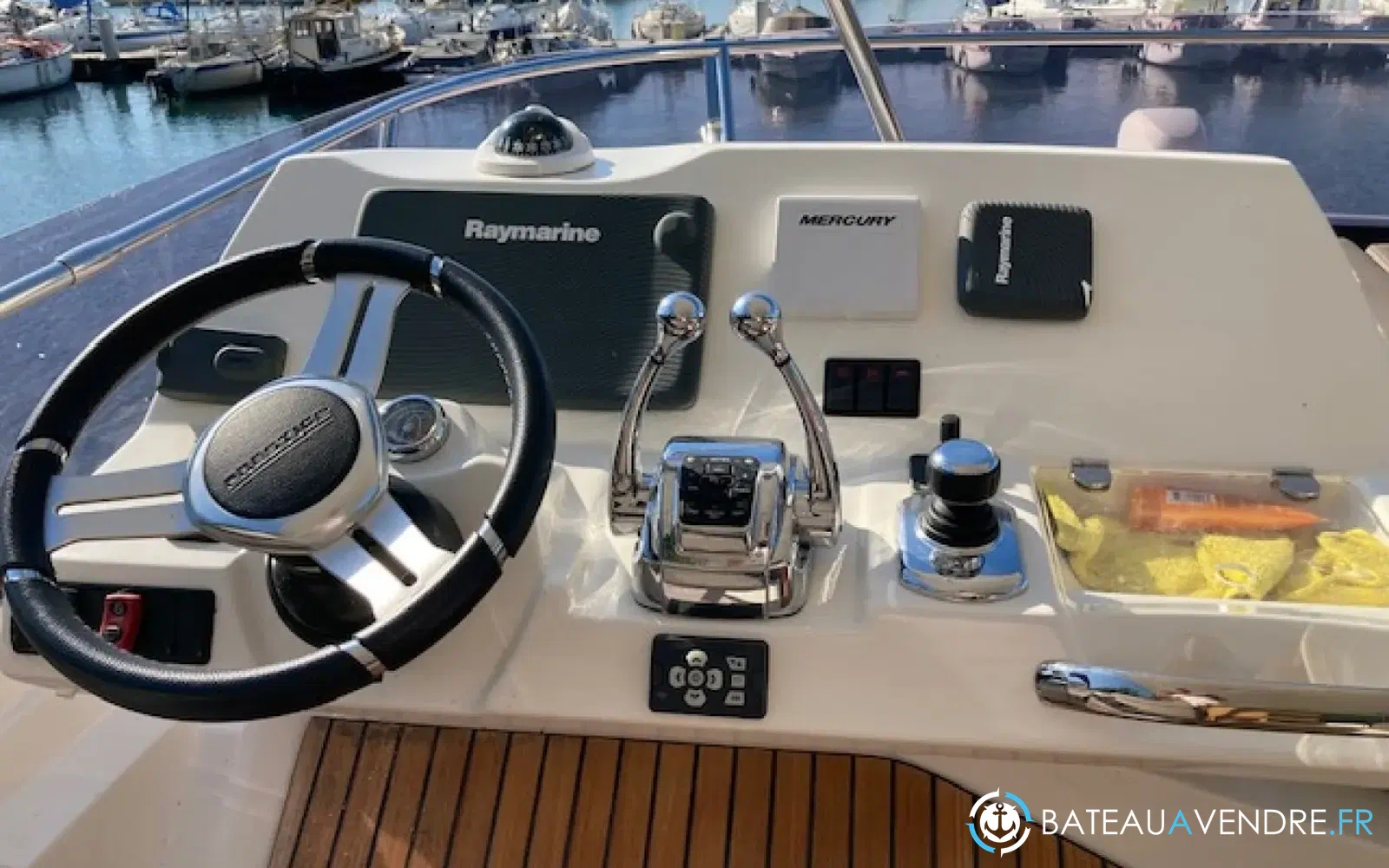 slider 9 Prestige Yachts 550 Fly