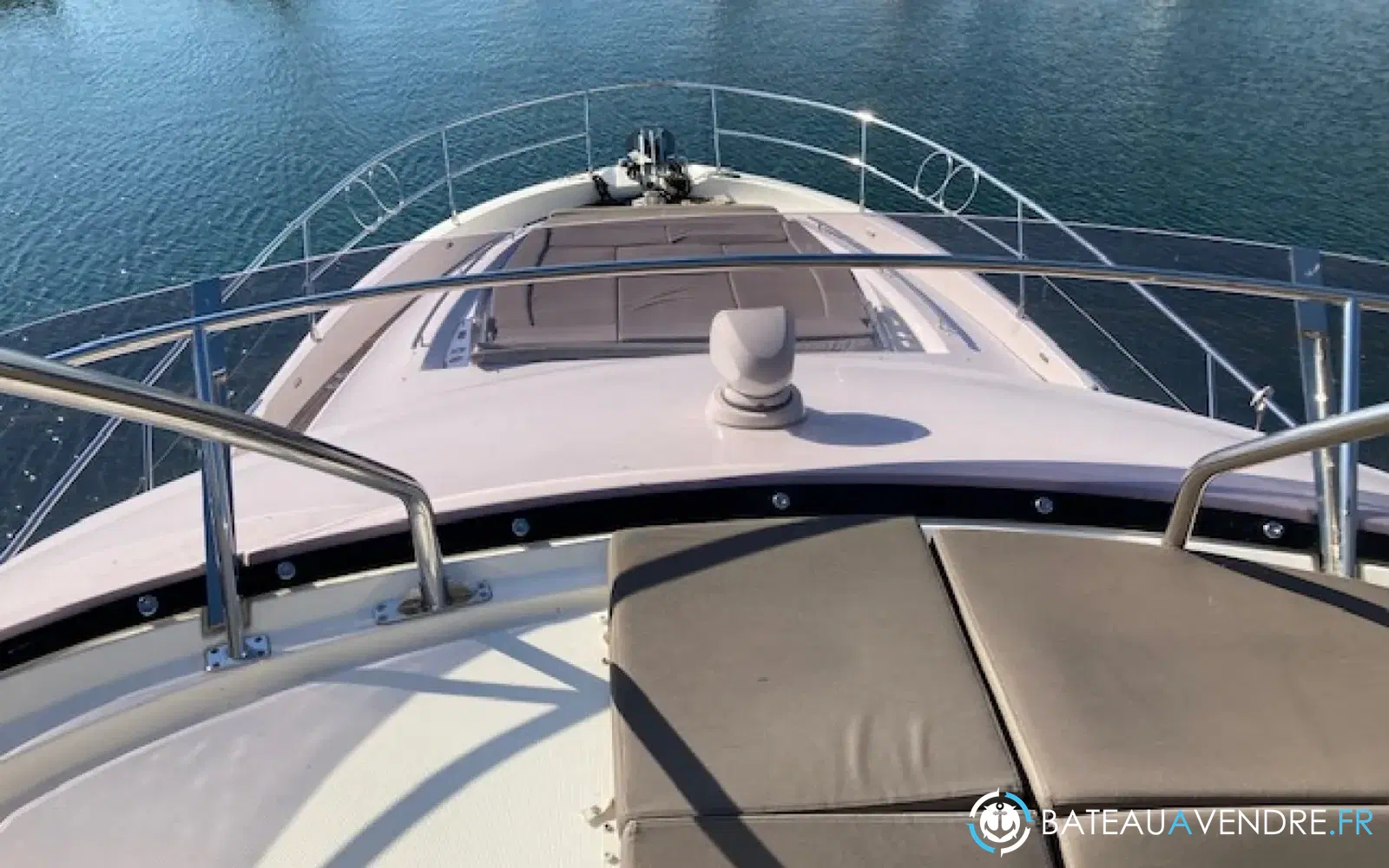 slider 10 Prestige Yachts 550 Fly