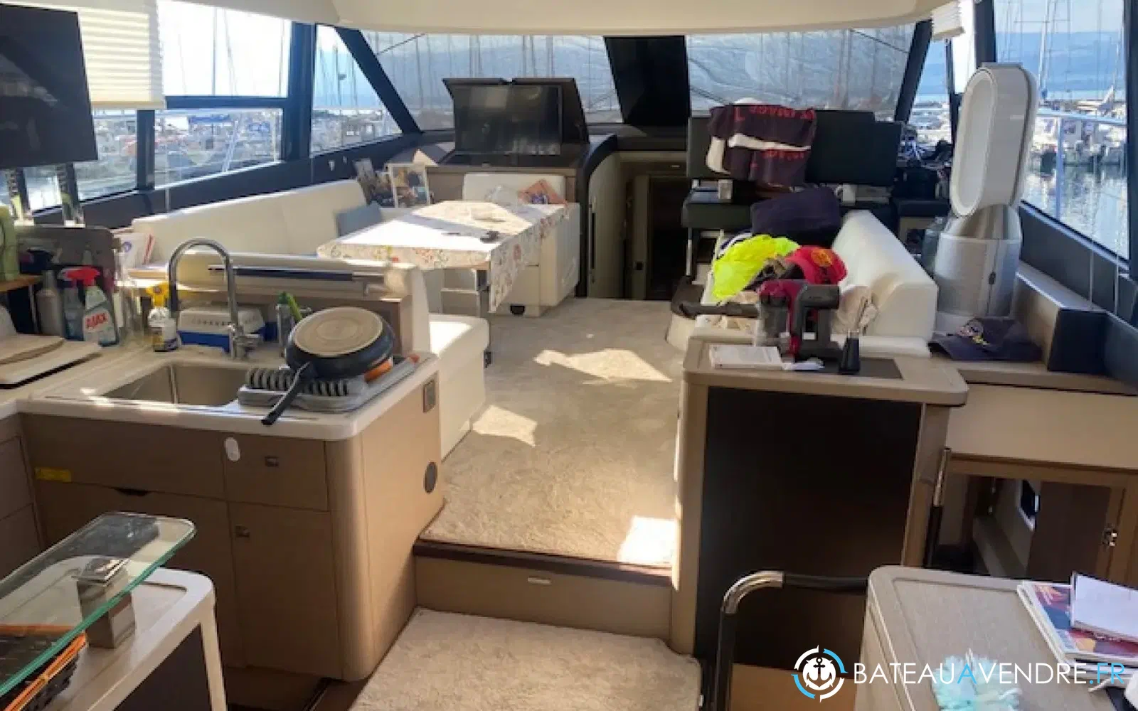 slider 13 Prestige Yachts 550 Fly